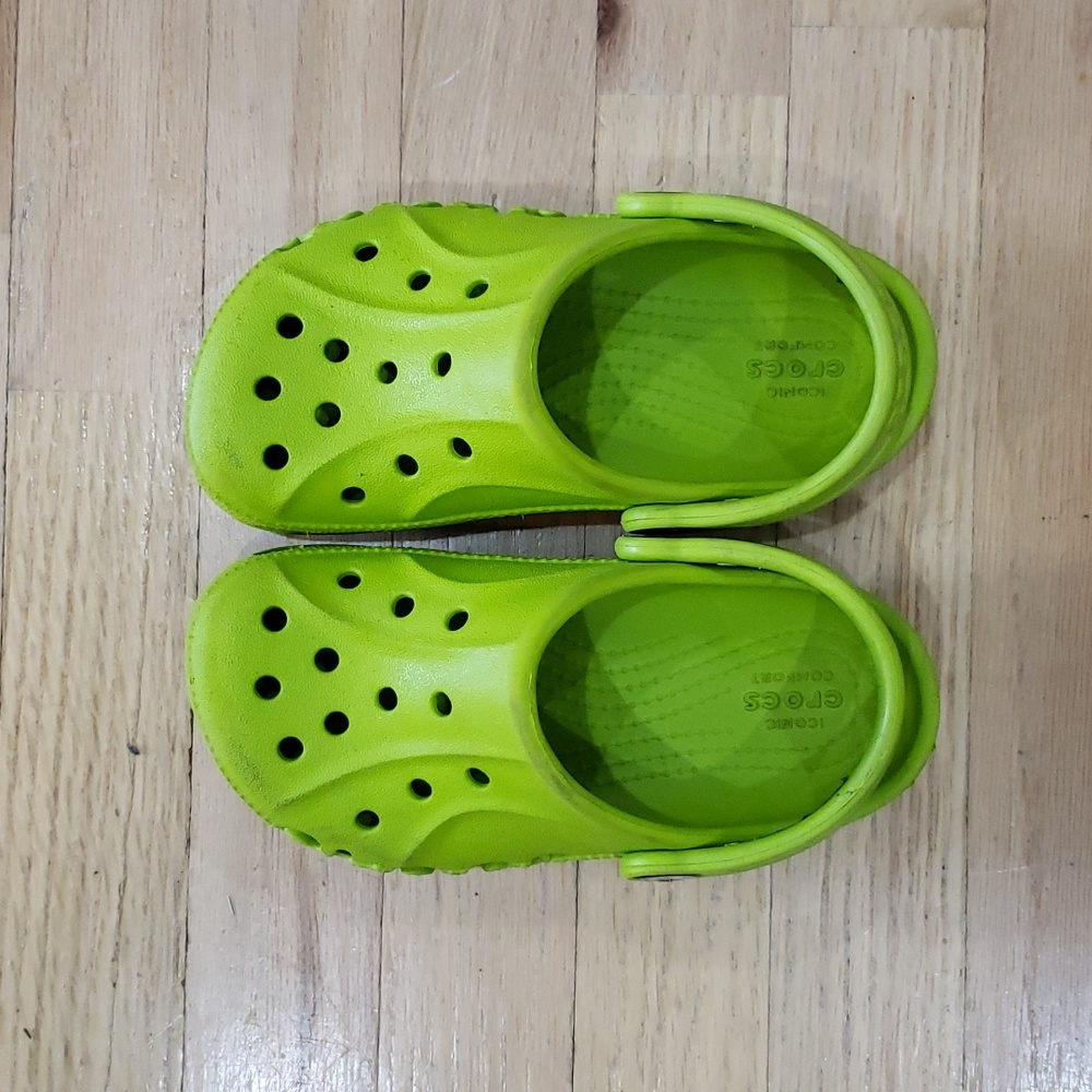 Little kids crocs size 10